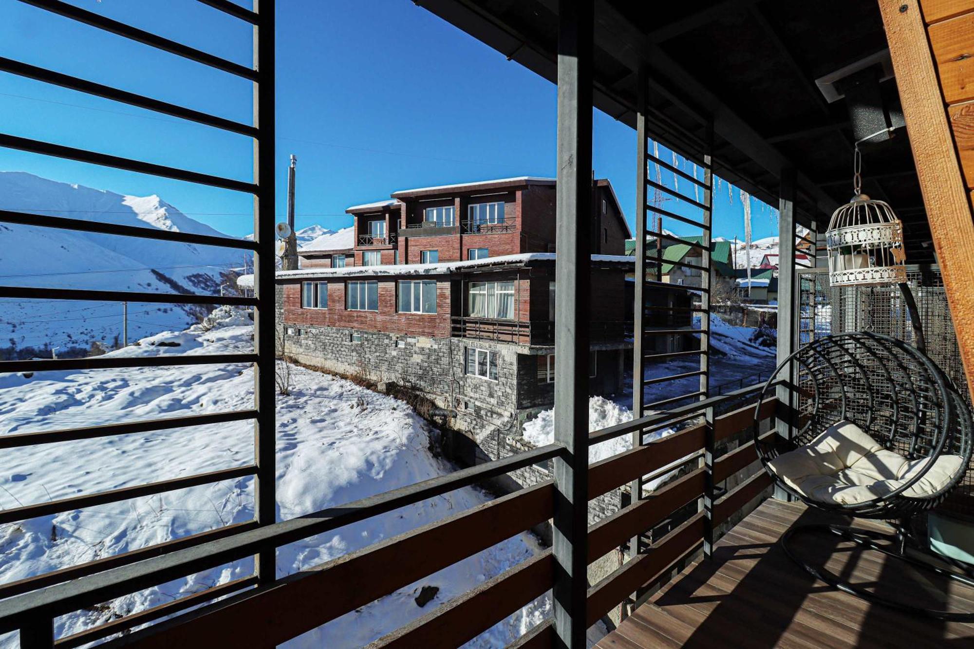 Stylish Studio Apartment With Balcony Гудаури Экстерьер фото