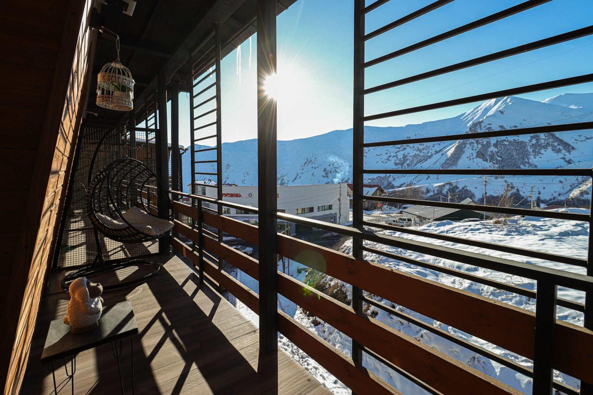 Stylish Studio Apartment With Balcony Гудаури Экстерьер фото