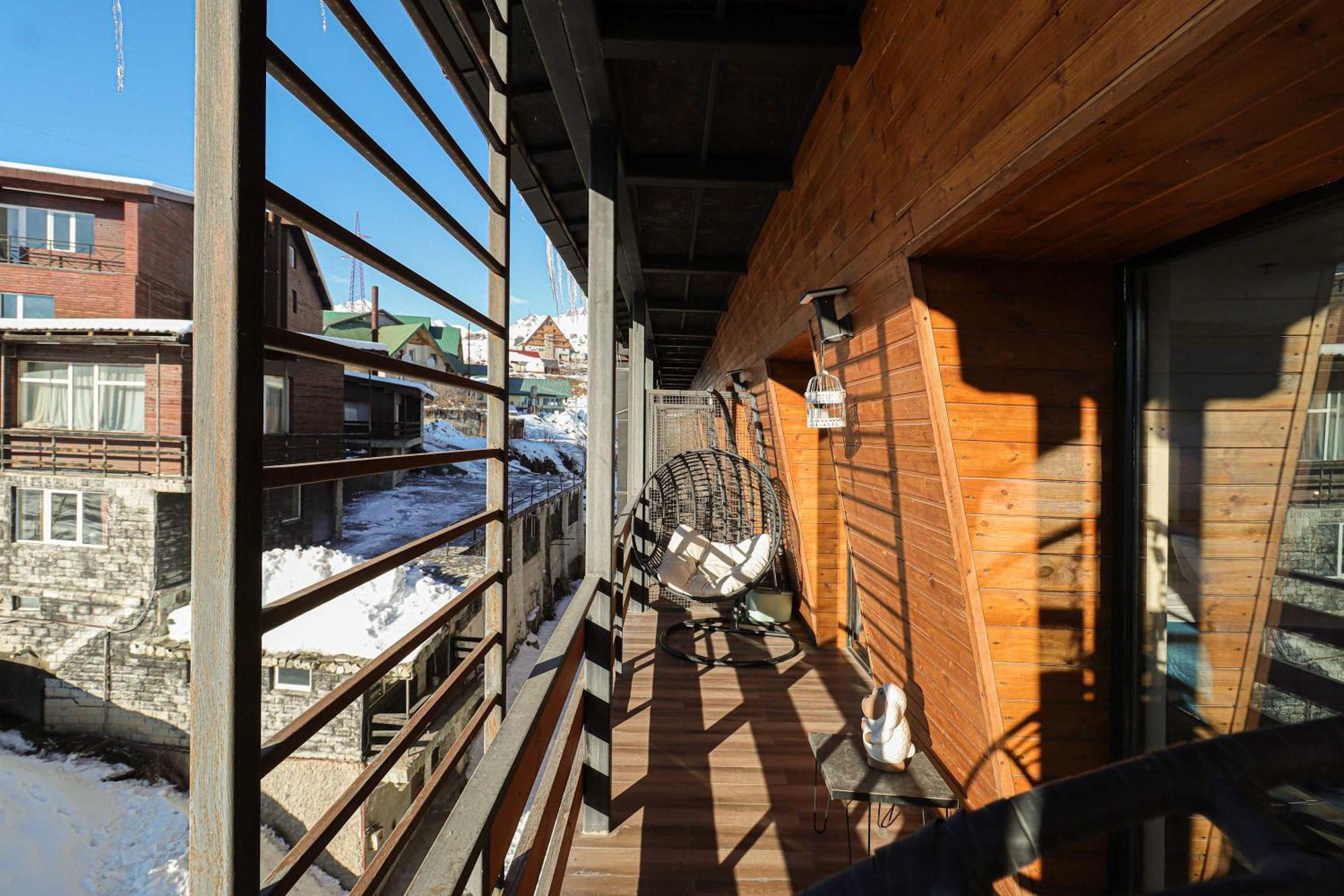 Stylish Studio Apartment With Balcony Гудаури Экстерьер фото